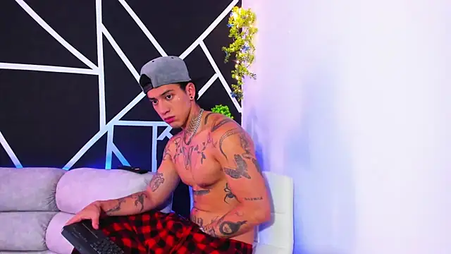 JUSTIN FULLER1 online show from 02.01.25