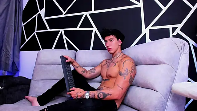 JUSTIN FULLER1 online show from 02.12.25