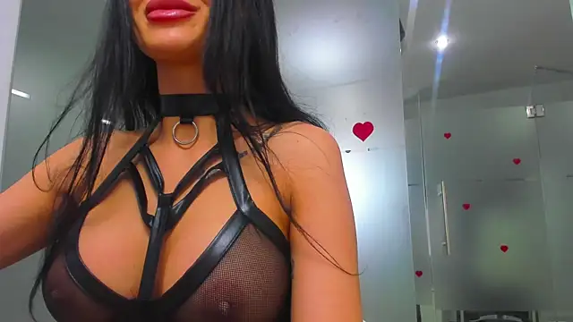 Queenrafaella online show from 05.20.26