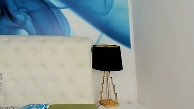 SkinnyDolly online show from 02.04.25