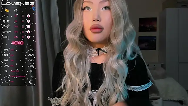 Snapshot of uko_sa chatting on 12.21.24 uko sa online show from 12.21.24