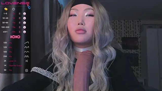 Snapshot of uko_sa chatting on 02.14.25 uko sa online show from 02.14.25