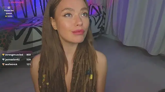 Snapshot of KellyFouler chatting on 04.18.26 KellyFouler online show from 04.18.26