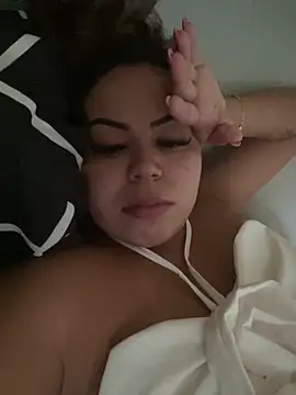 Snapshot of lariic chatting on 02.07.25 lariic online show from 02.07.25