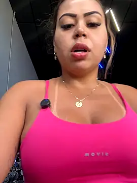 Snapshot of lariic chatting on 10.01.25 lariic online show from 10.01.25