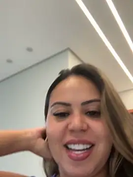 Snapshot of lariic chatting on 02.19.26 lariic online show from 02.19.26