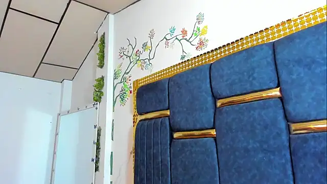 skaysanchez1 online show from 11.17.25