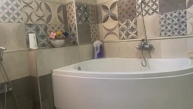 emylolo9 online show from 12.14.24