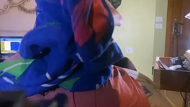 emylolo9 online show from 12.17.24