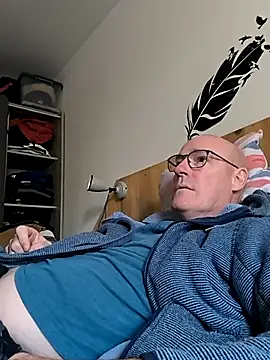 bogland33 online show from 10.18.25