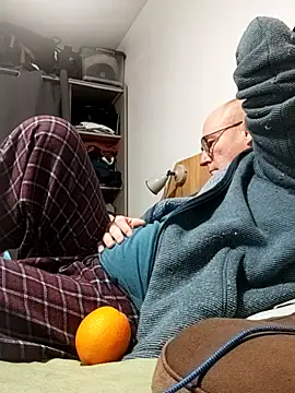 Snapshot of bogland33 chatting on 02.04.26 bogland33 online show from 02.04.26