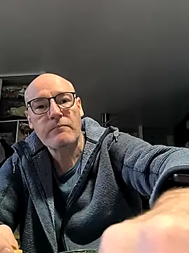 Snapshot of bogland33 chatting on 02.05.26 bogland33 online show from 02.05.26