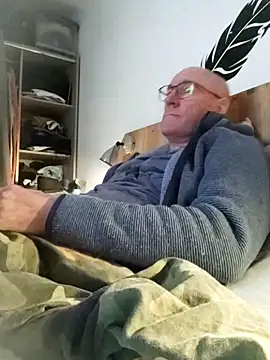 Snapshot of bogland33 chatting on 02.16.26 bogland33 online show from 02.16.26