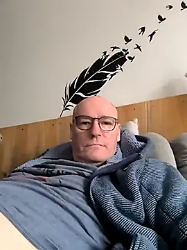 Snapshot of bogland33 chatting on 02.17.26 bogland33 online show from 02.17.26