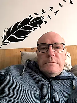 Snapshot of bogland33 chatting on 02.19.26 bogland33 online show from 02.19.26