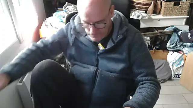 Snapshot of bogland33 chatting on 02.26.26 bogland33 online show from 02.26.26