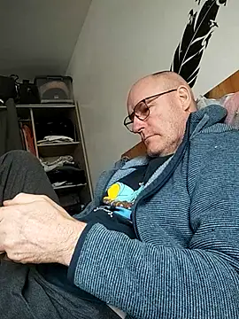 Snapshot of bogland33 chatting on 02.28.26 bogland33 online show from 02.28.26