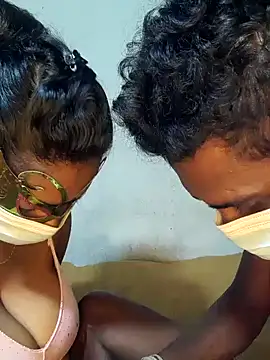 Snapshot of kumaricapalsex2 chatting on 01.10.25 kumaricapalsex2 online show from 01.10.25