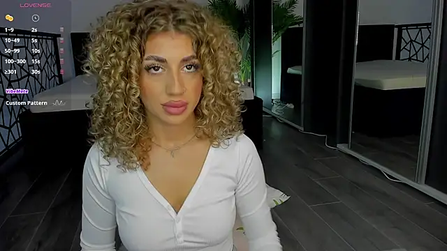 CurlyAnt0 online show from 12.19.25