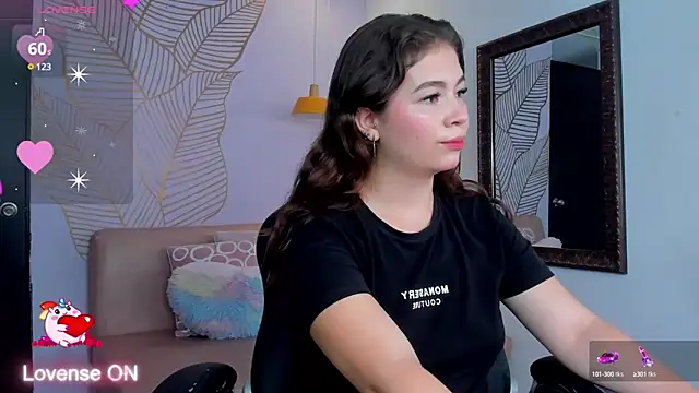 Snapshot of KarenPautt chatting on 01.11.25 KarenPautt online show from 01.11.25