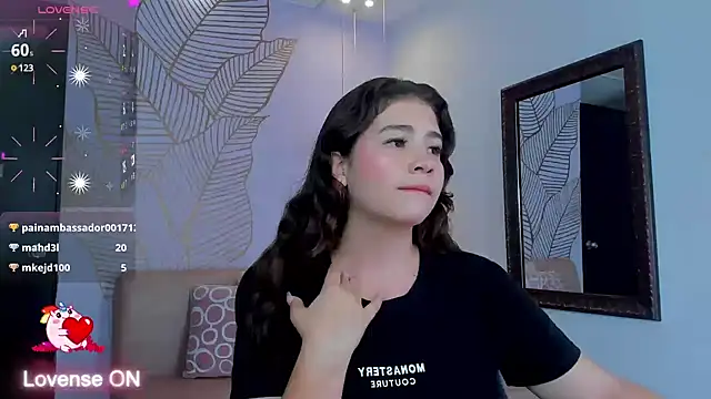 Snapshot of KarenPautt chatting on 01.11.25 KarenPautt online show from 01.11.25