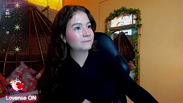 Snapshot of KarenPautt chatting on 01.21.25 KarenPautt online show from 01.21.25