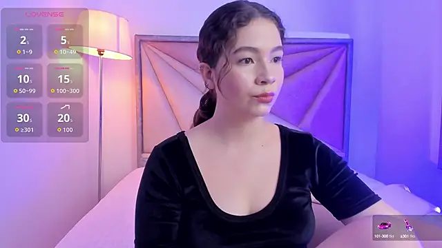 Snapshot of KarenPautt chatting on 09.30.25 KarenPautt online show from 09.30.25