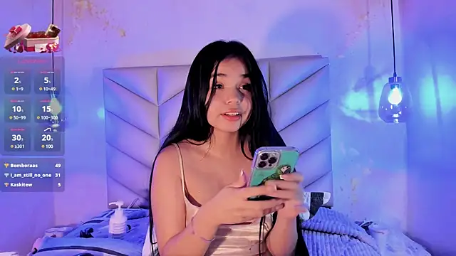 Snapshot of AuroraFiore chatting on 02.08.25 AuroraFiore online show from 02.08.25