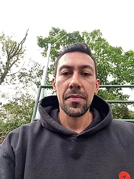 Snapshot of dantedesirexx chatting on 02.17.26 dantedesirexx online show from 02.17.26