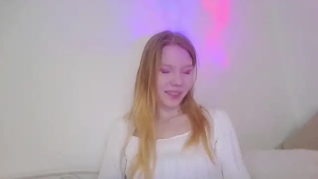 Snapshot of Esme_Runn chatting on 02.28.25 Esme Runn online show from 02.28.25