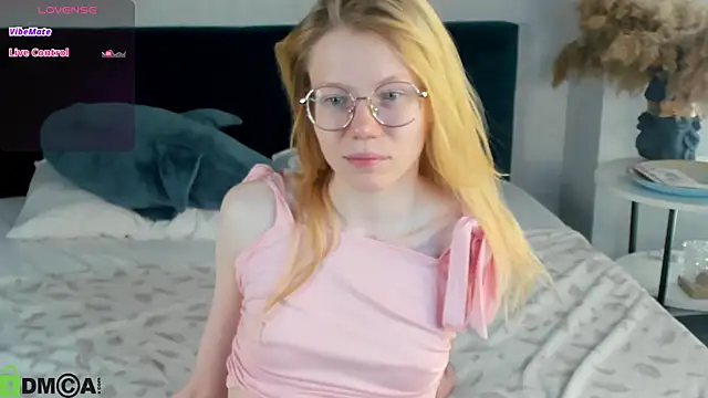 Esme Runn online show from 05.06.26