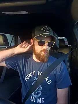 Snapshot of SirYummy18 chatting on 01.14.25 SirYummy18 online show from 01.14.25