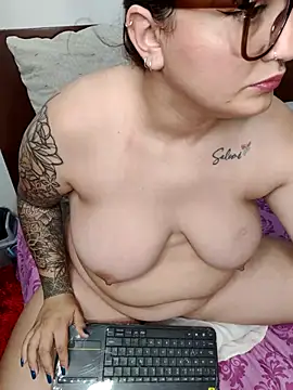 Snapshot of paula_thompson2 chatting on 04.18.26 paula thompson2 online show from 04.18.26