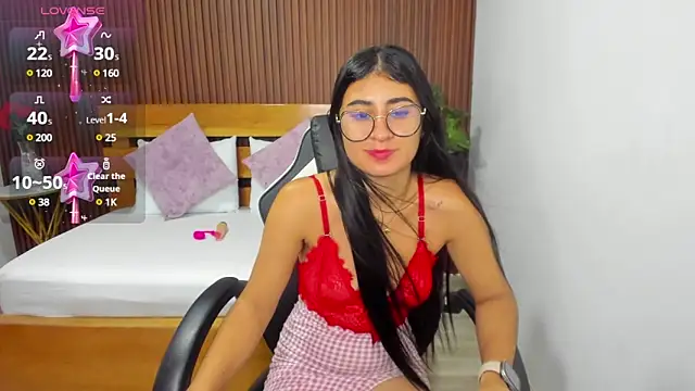 Snapshot of evelin_leroy chatting on 03.11.25 evelin leroy online show from 03.11.25