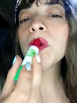 Snapshot of Elvishcassie_ chatting on 12.23.24 Elvishcassie online show from 12.23.24