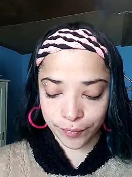 Elvishcassie  online show from 11.27.25