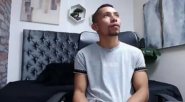 Snapshot of richar_voller chatting on 12.09.24 richar voller online show from 12.09.24