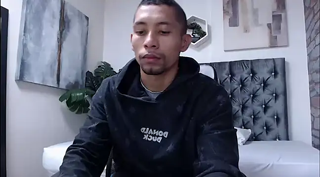 Snapshot of richar_voller chatting on 01.03.25 richar voller online show from 01.03.25