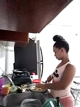 Snapshot of evafoxs chatting on 12.12.24 evafoxs online show from 12.12.24