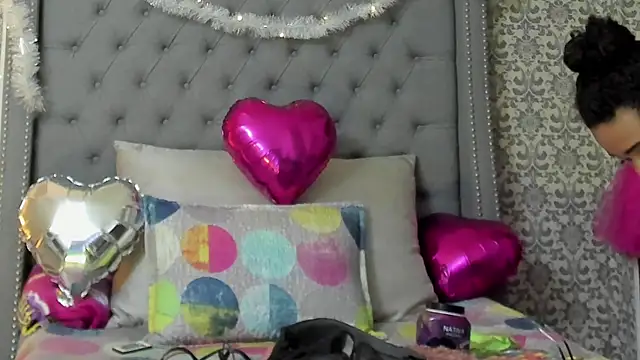 Snapshot of evafoxs chatting on 12.15.24 evafoxs online show from 12.15.24