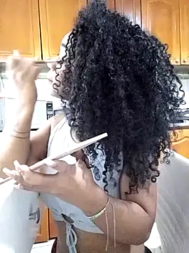 Snapshot of evafoxs chatting on 12.28.24 evafoxs online show from 12.28.24