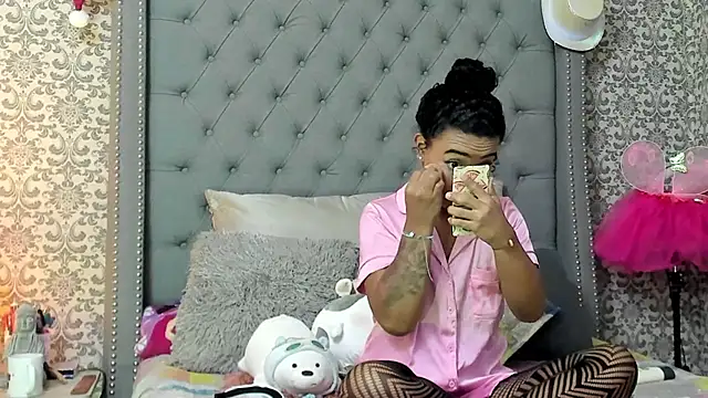 Snapshot of evafoxs chatting on 01.16.25 evafoxs online show from 01.16.25