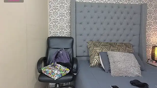 Snapshot of evafoxs chatting on 03.20.25 evafoxs online show from 03.20.25