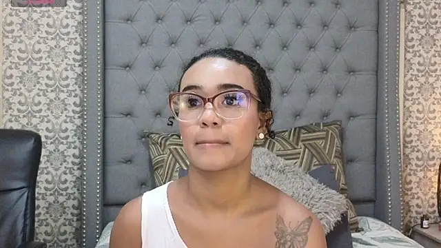 Snapshot of evafoxs chatting on 03.21.25 evafoxs online show from 03.21.25