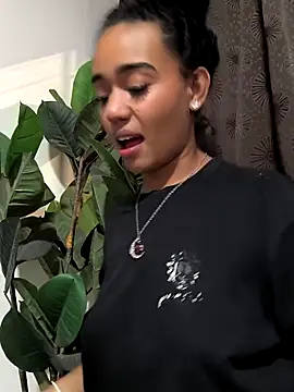 Snapshot of evafoxs chatting on 09.18.25 evafoxs online show from 09.18.25