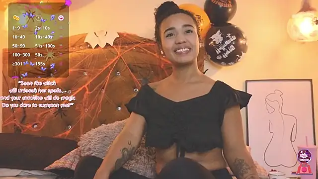 Snapshot of evafoxs chatting on 10.10.25 evafoxs online show from 10.10.25