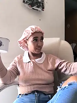 Snapshot of evafoxs chatting on 10.17.25 evafoxs online show from 10.17.25