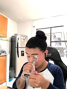 Snapshot of evafoxs chatting on 10.27.25 evafoxs online show from 10.27.25