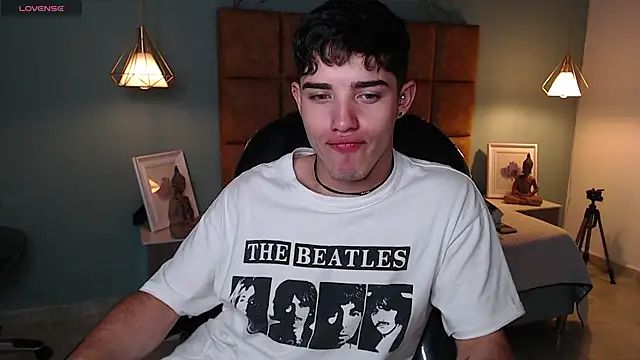 Snapshot of AlejooTwink chatting on 02.03.25 AlejooTwink online show from 02.03.25