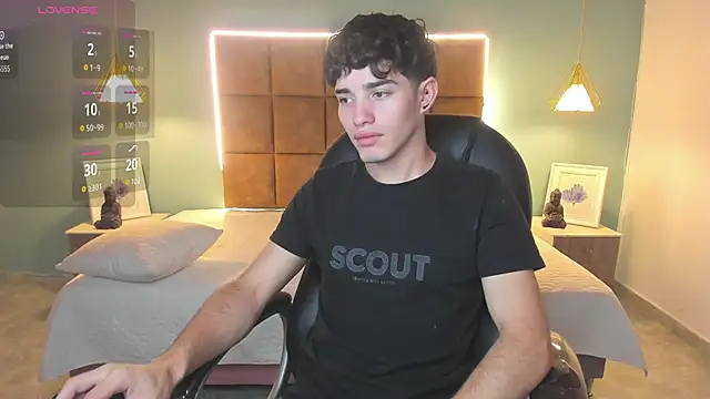 Snapshot of AlejooTwink chatting on 11.27.25 AlejooTwink online show from 11.27.25